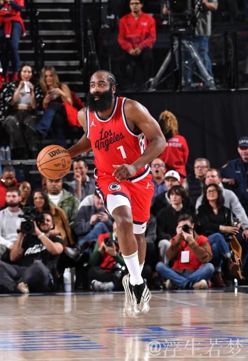 哈登高效表现 快船客场力克魔术