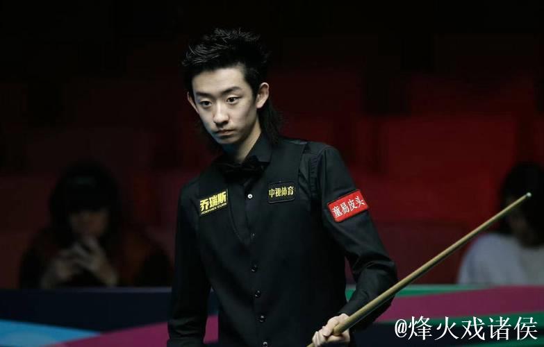 吴宜泽:我的球杆皮头和爸爸是有感情的 吴宜泽:我的球杆皮头和爸爸是有感情的